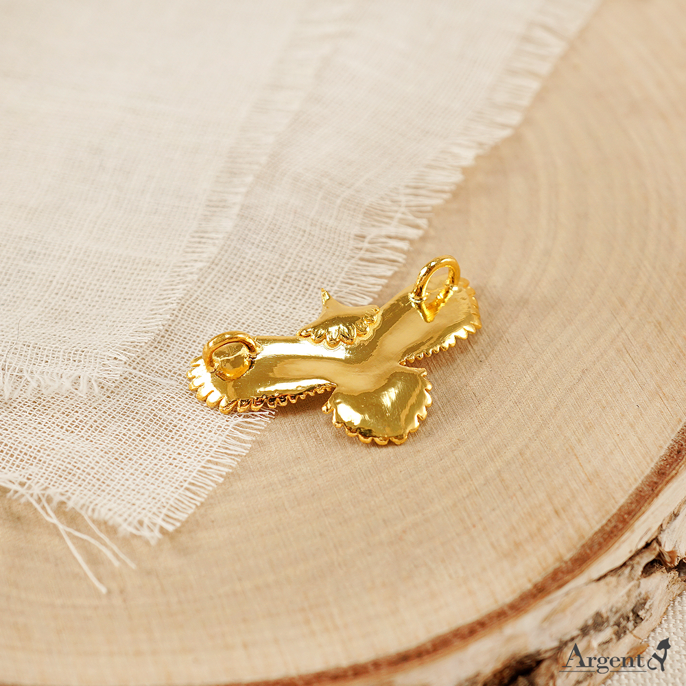 安爵銀飾工房 OPI017-gold 鷹之霸主小款純金老鷹墜飾羽翼背面細部光影